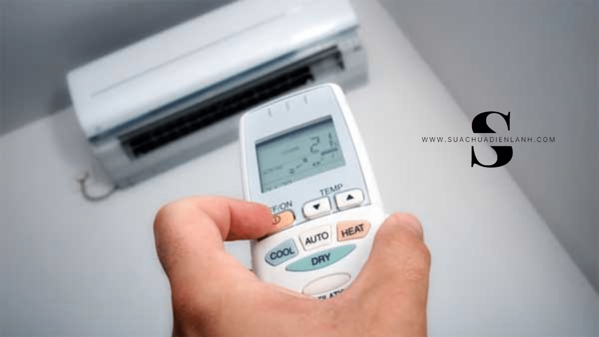 Làm gì khi điều hòa đang chạy tự ngắt ?